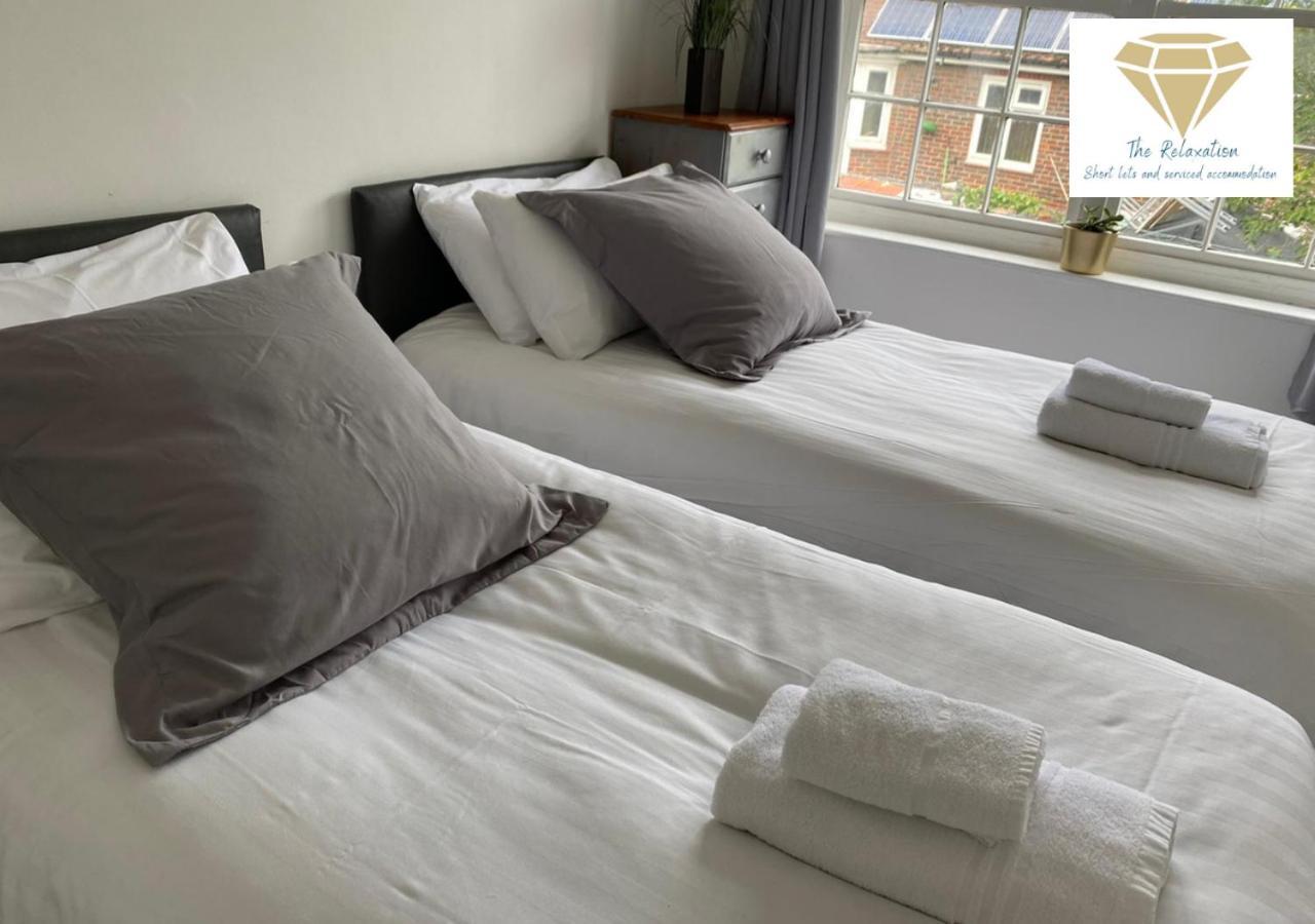 2 Bed Apartment-5 Guests - Business-Relocation-Parking - The Brighton Short Stay & Serviced Apartments Zewnętrze zdjęcie