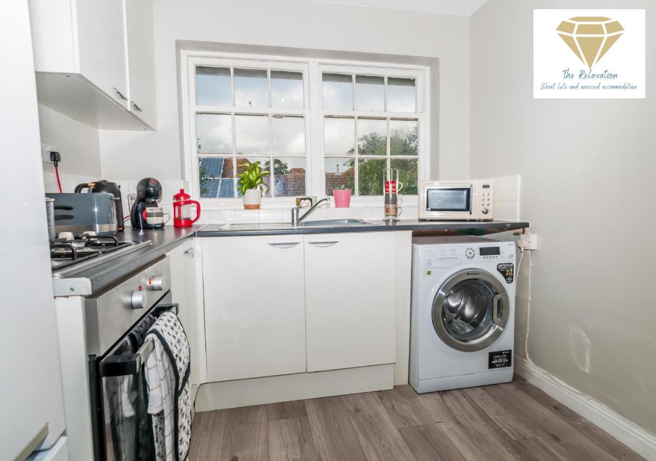 2 Bed Apartment-5 Guests - Business-Relocation-Parking - The Brighton Short Stay & Serviced Apartments Zewnętrze zdjęcie