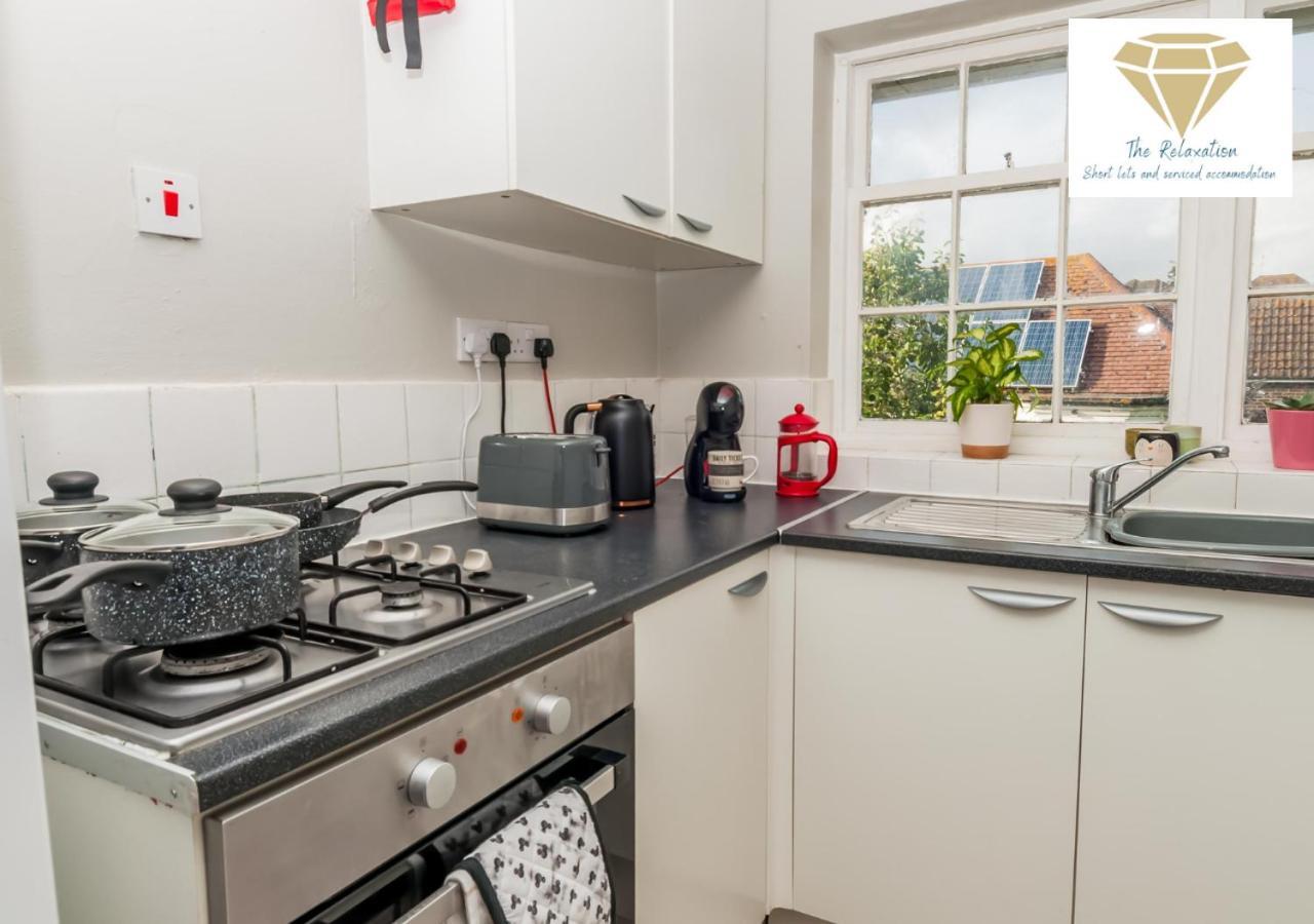 2 Bed Apartment-5 Guests - Business-Relocation-Parking - The Brighton Short Stay & Serviced Apartments Zewnętrze zdjęcie