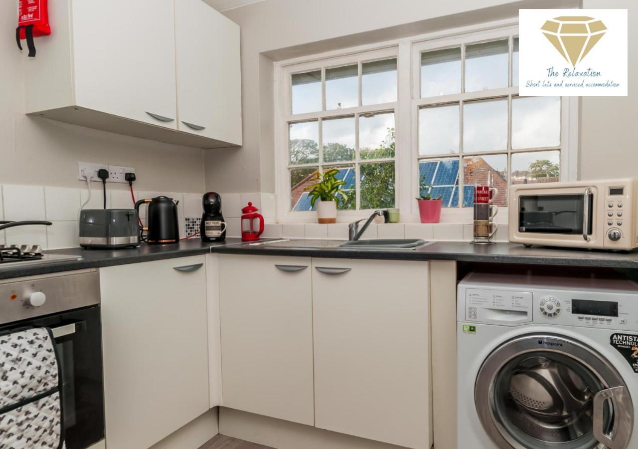 2 Bed Apartment-5 Guests - Business-Relocation-Parking - The Brighton Short Stay & Serviced Apartments Zewnętrze zdjęcie